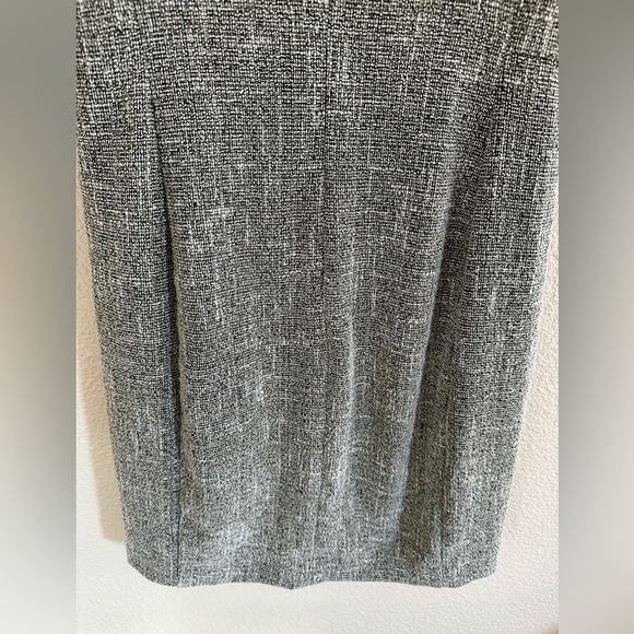 Banana Republic Women’s Classic Grey Stretch Boucle Tweed Sheath Dress Size 0 - Picture 7 of 9